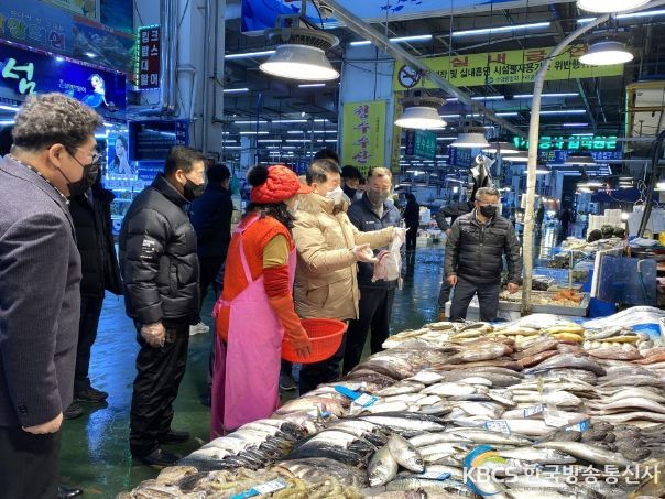 백경현 구리시장, 설맞이 ‘온누리 상품권 환급’ 행사 참여