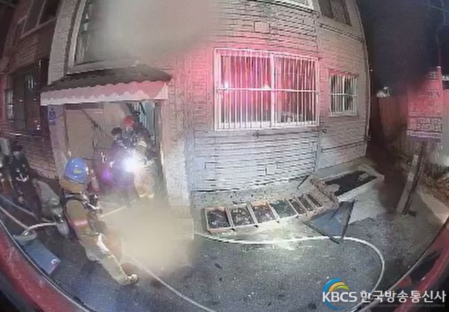 남양주소방서, 주택화재 고립주민 2명 극적 구조