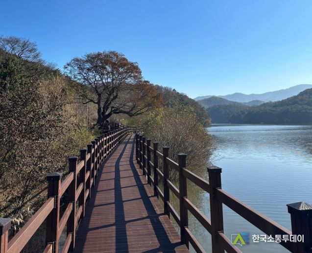 송악저수지 데크
