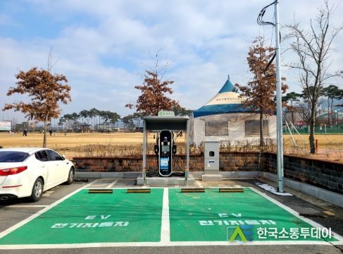 도솔광장 주차장에 전기차 충전기 이전 설치