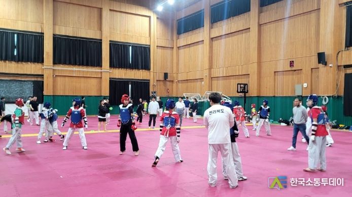 전국 초등 태권도 21개팀 동계훈련..“전지훈련 메카 고창”