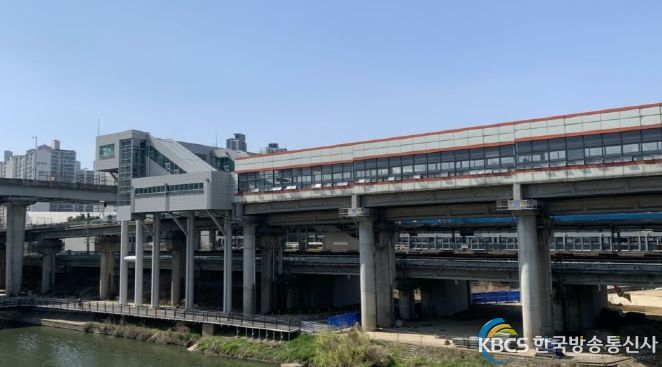 광명시가 구일역 광명 방면 출입구 신설을 본격적으로 추진한다.