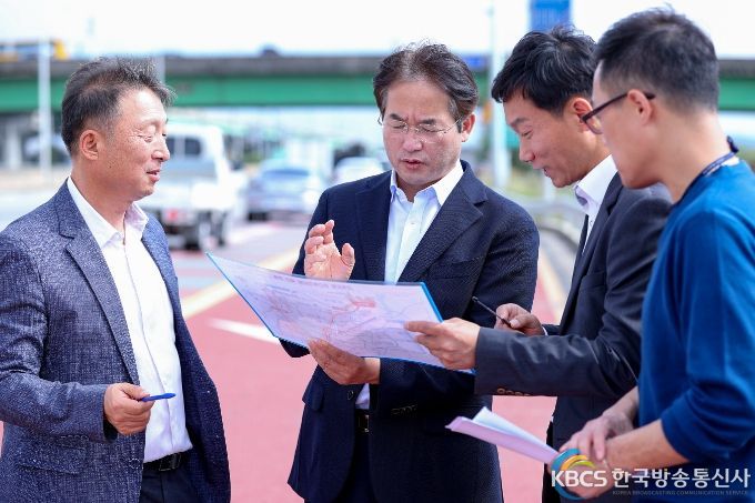 자유로 지하화 현장을 방문한 이동환 고양특례시장