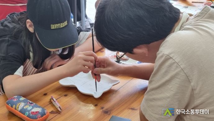 고양교육지원청 장애학생 가족지원사업으로 '아빠와 함께하는 도예체험' 프로그램 운영