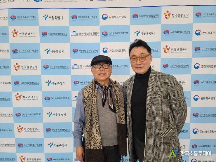 (좌) 탁계석 K클래식 회장, (우) 황순학 서울과학기술대학교 교수